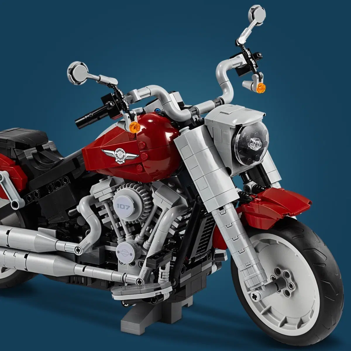 Harley-Davidson Fat Boy. Modello in scala di Lego Creator Expert (13)