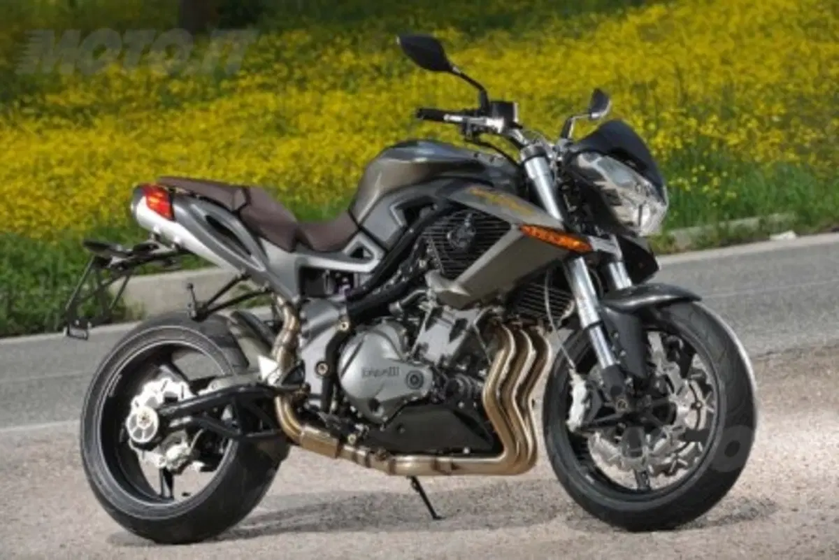 Benelli TNT 899 e TNT 1130 Century Racer (4)