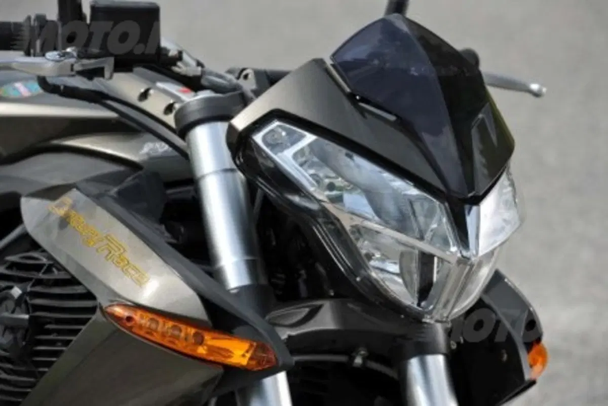 Benelli TNT 899 e TNT 1130 Century Racer (16)