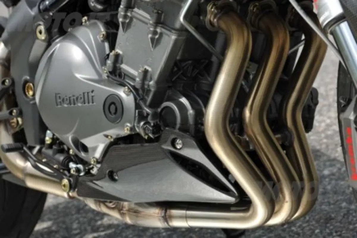 Benelli TNT 899 e TNT 1130 Century Racer (18)