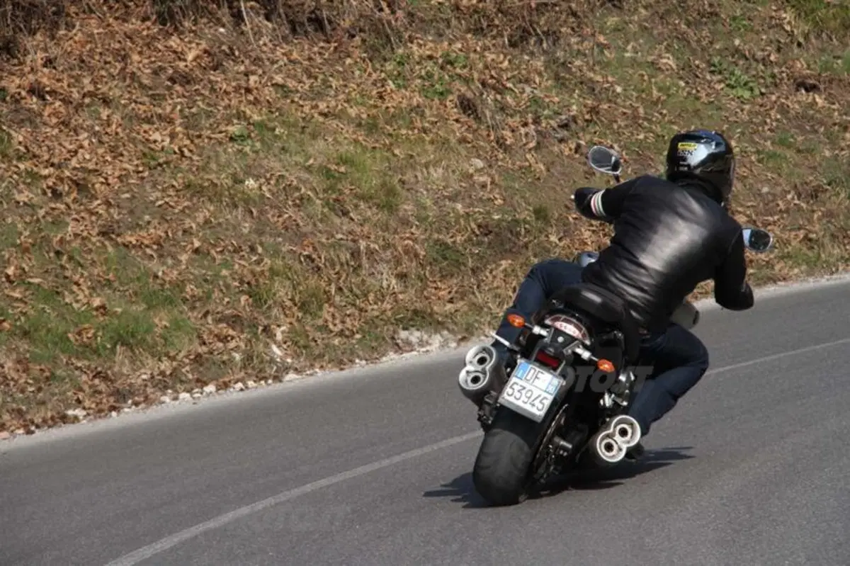 Yamaha VMax   (4)
