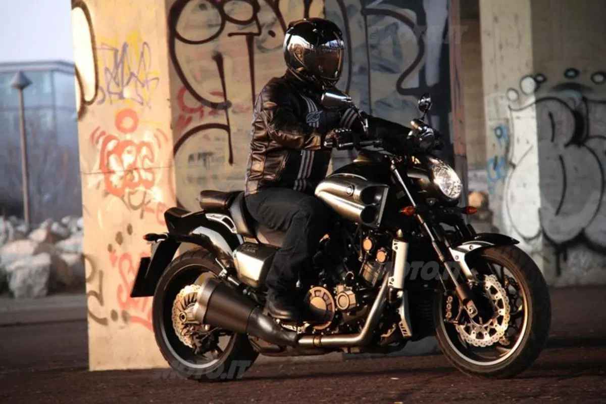 Yamaha VMax   (7)