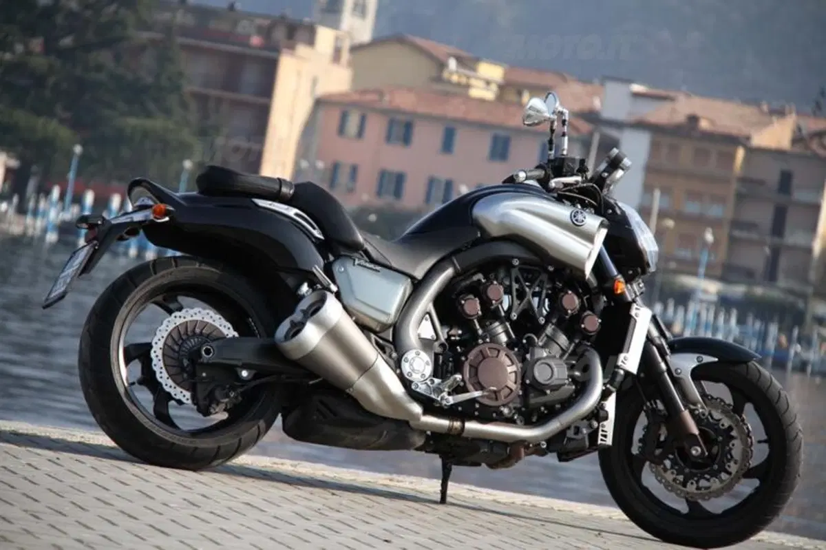Yamaha VMax   (15)