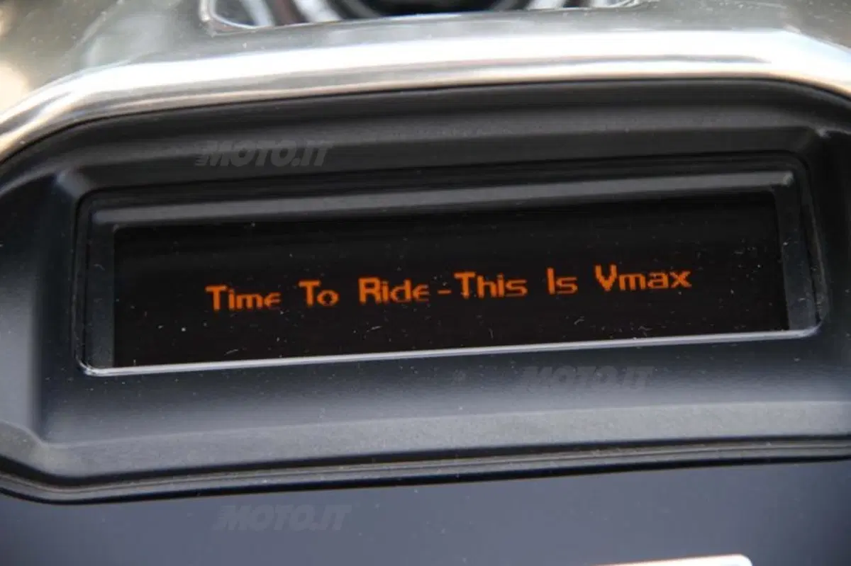 Yamaha VMax   (18)