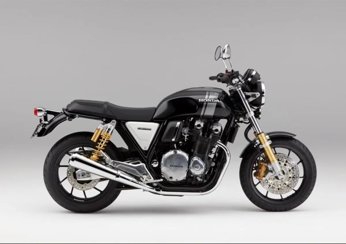 Honda, brevetto di una quattro cilindri raffreddata ad aria: futura CB1100? (3)