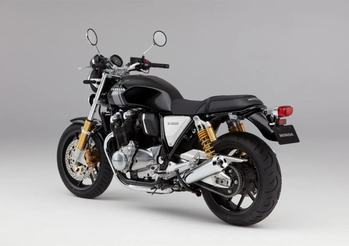 Honda, brevetto di una quattro cilindri raffreddata ad aria: futura CB1100? (6)