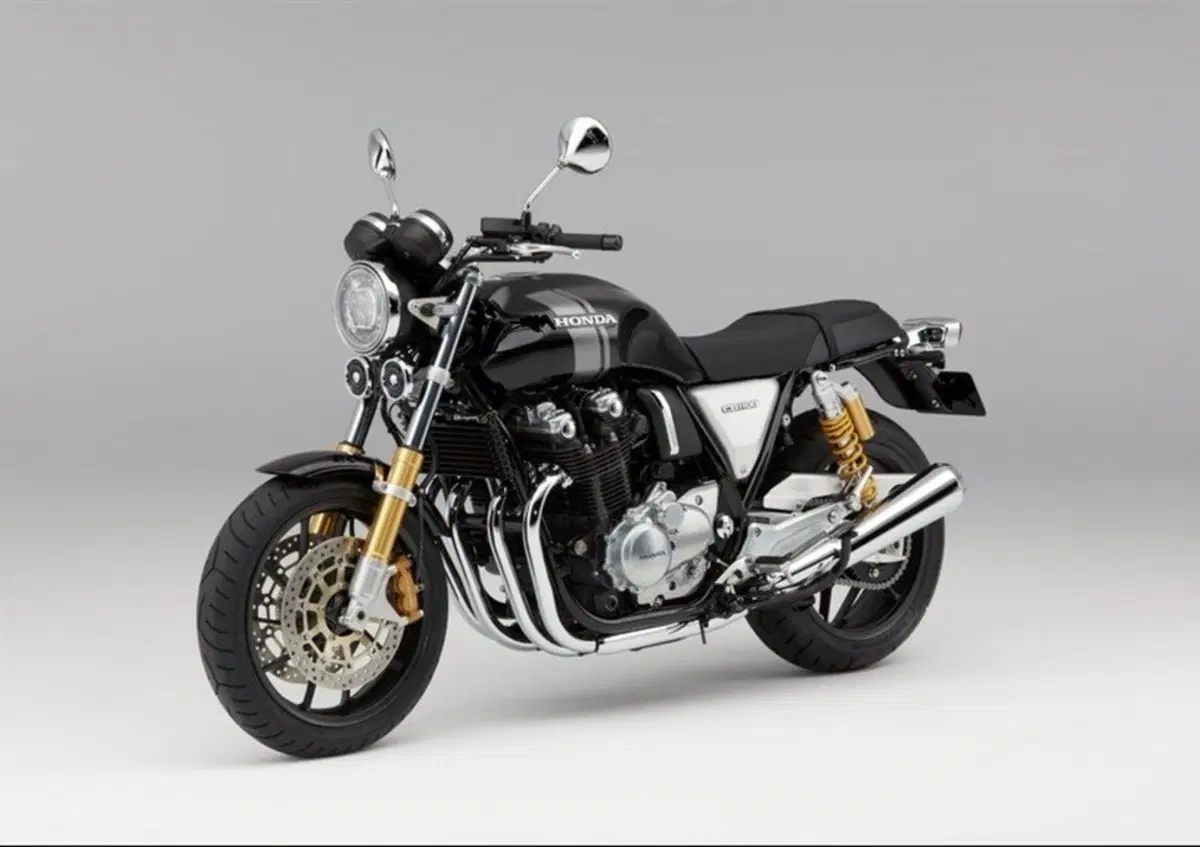 Honda, brevetto di una quattro cilindri raffreddata ad aria: futura CB1100? (5)