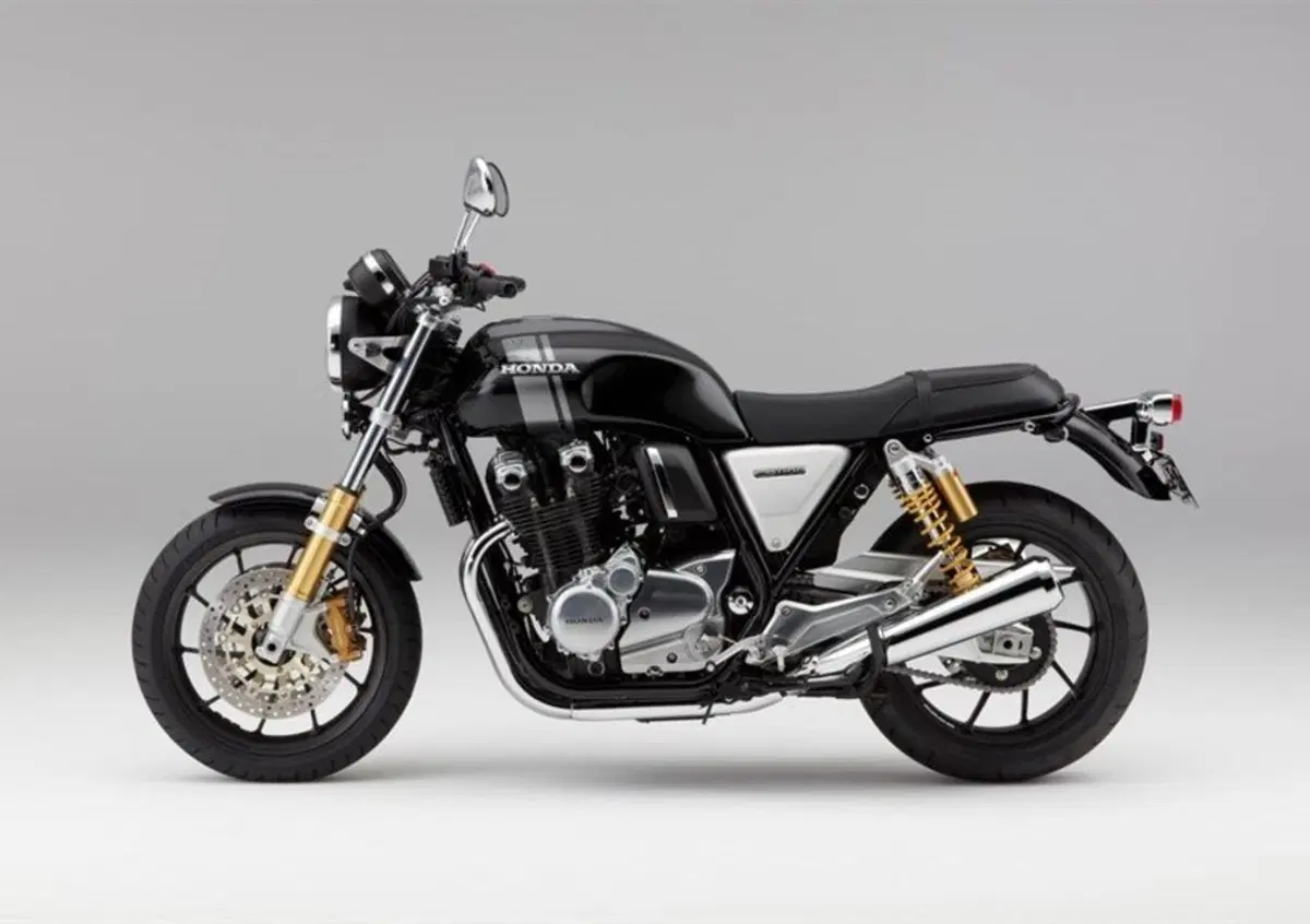 Honda, brevetto di una quattro cilindri raffreddata ad aria: futura CB1100? (4)