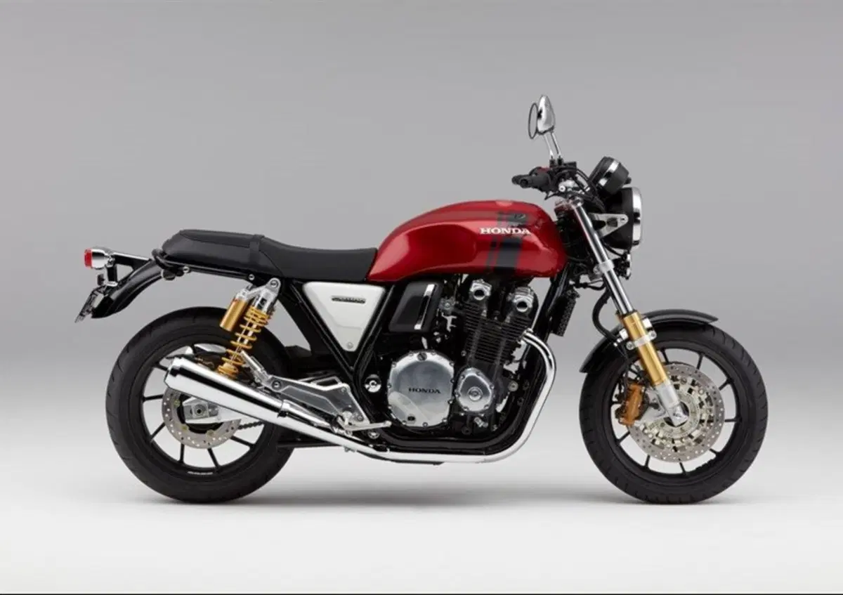 Honda, brevetto di una quattro cilindri raffreddata ad aria: futura CB1100? (2)