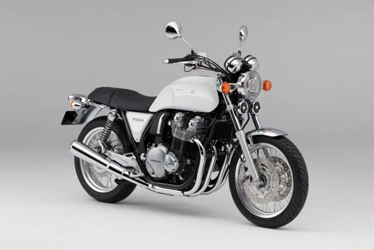 Honda, brevetto di una quattro cilindri raffreddata ad aria: futura CB1100? (14)