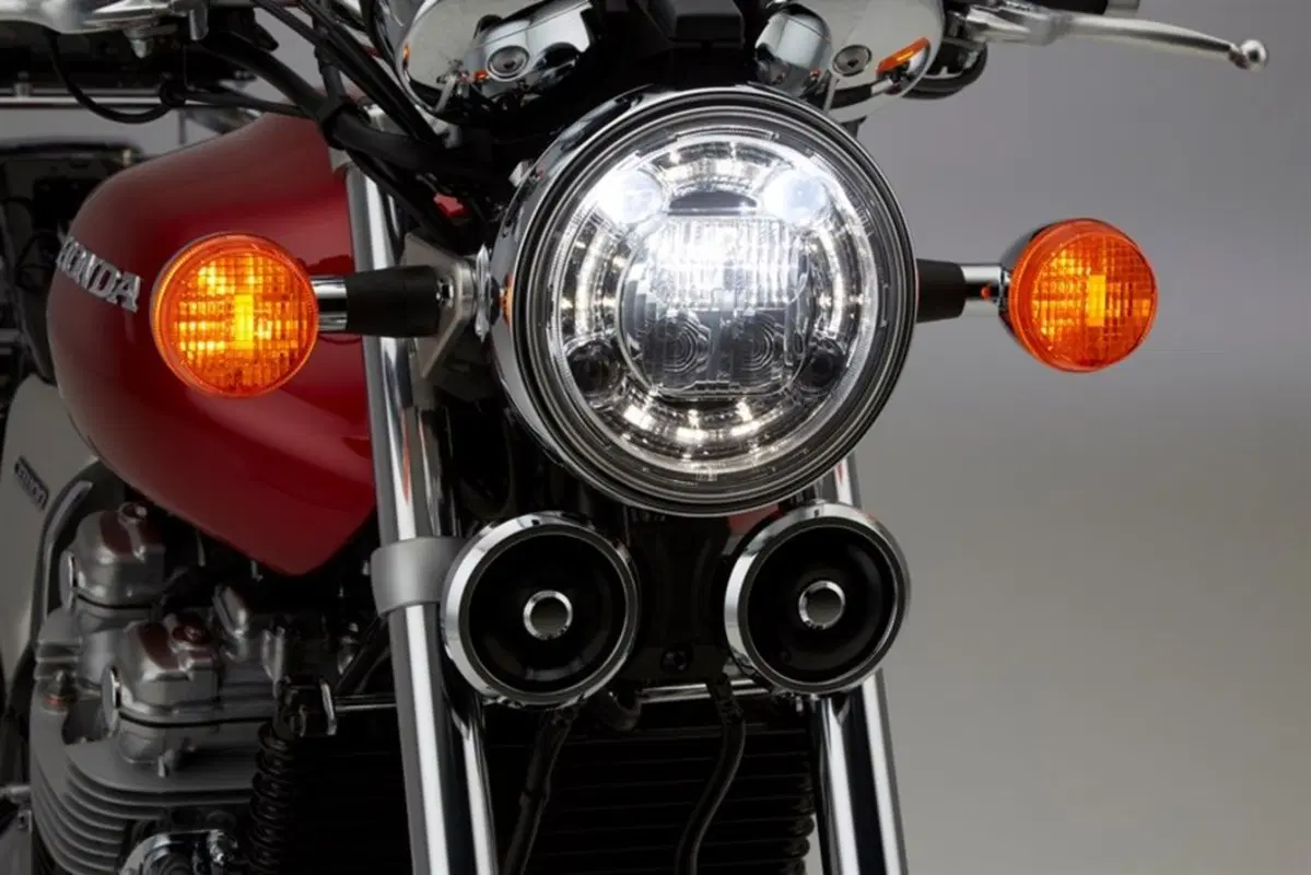 Honda, brevetto di una quattro cilindri raffreddata ad aria: futura CB1100? (16)