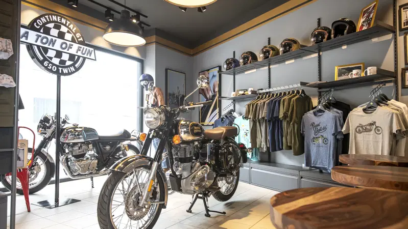 Royal Enfield: nel nuovo Concept Store svelata la Bullet Trials