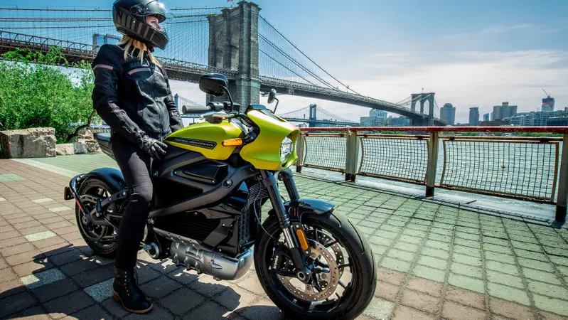 Harley-Davidson LiveWire: caratteristiche e prezzo della prima moto elettrica di Milwaukee