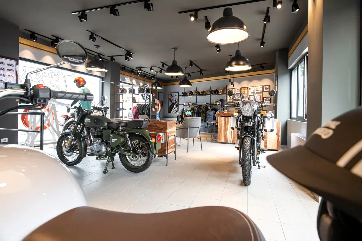 Royal Enfield: nel nuovo Concept Store svelata la Bullet Trials (5)