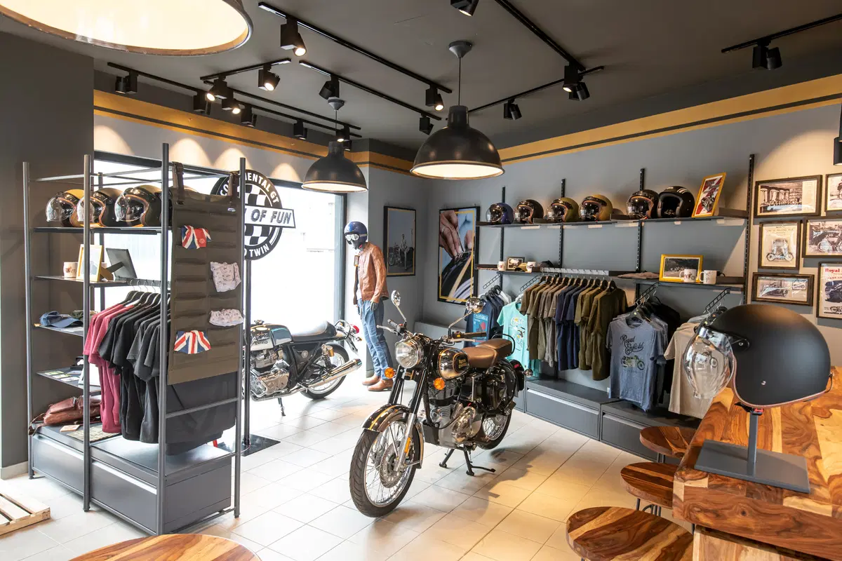 Royal Enfield: nel nuovo Concept Store svelata la Bullet Trials (8)