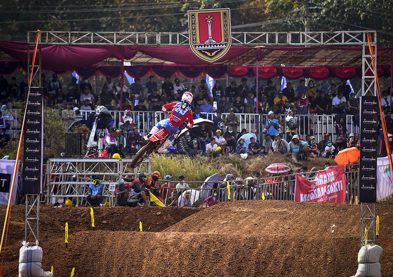 MX 2019. GP d&#039;Asia. Vittorie di Tim Gajser e Jorge Prado in Gara-1