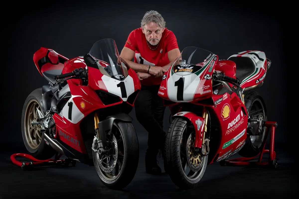 Ducati Panigale V4 25° Anniversario 916: saranno 500 a 41.900 euro (7)