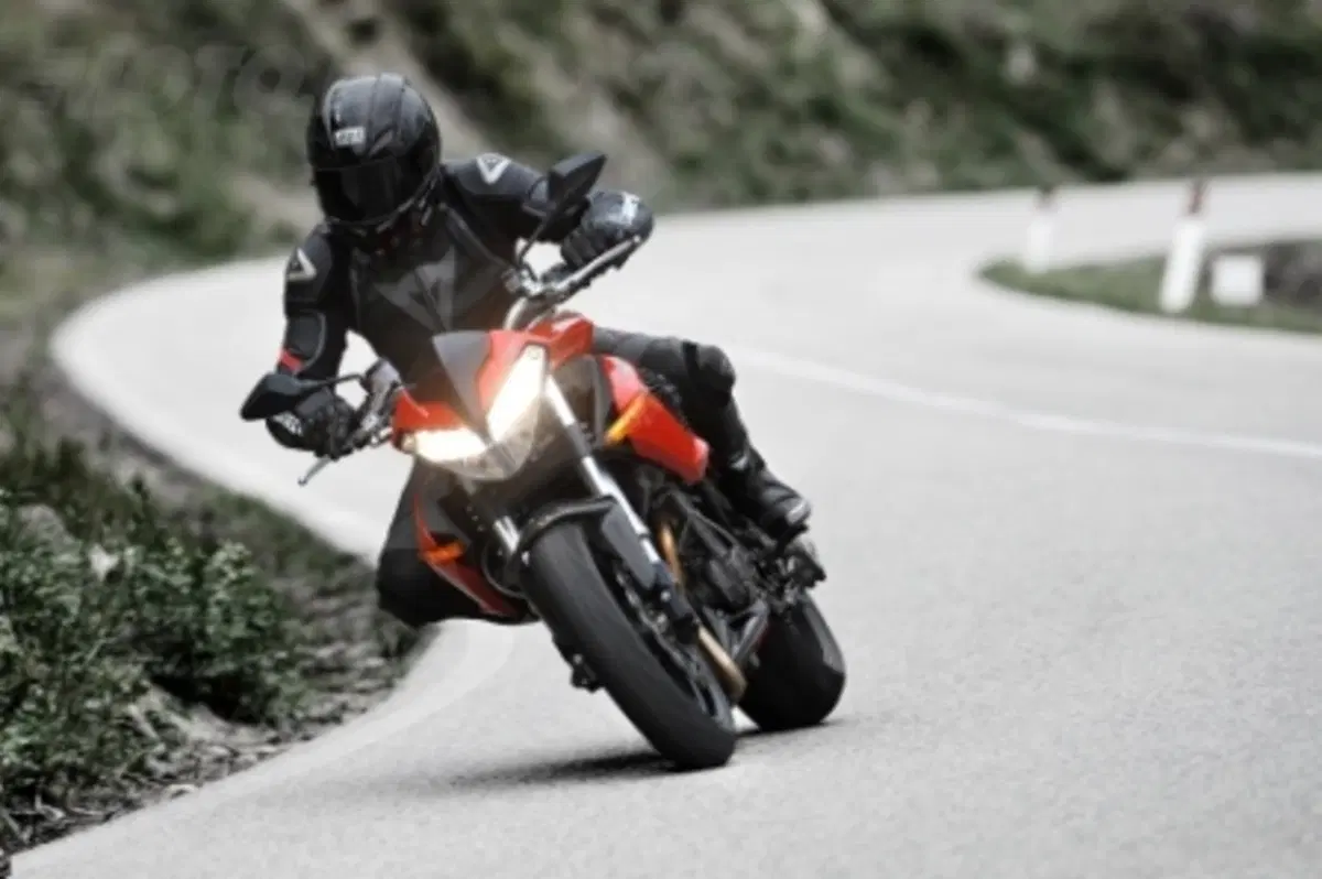 Nuova Benelli TNT R160 (4)