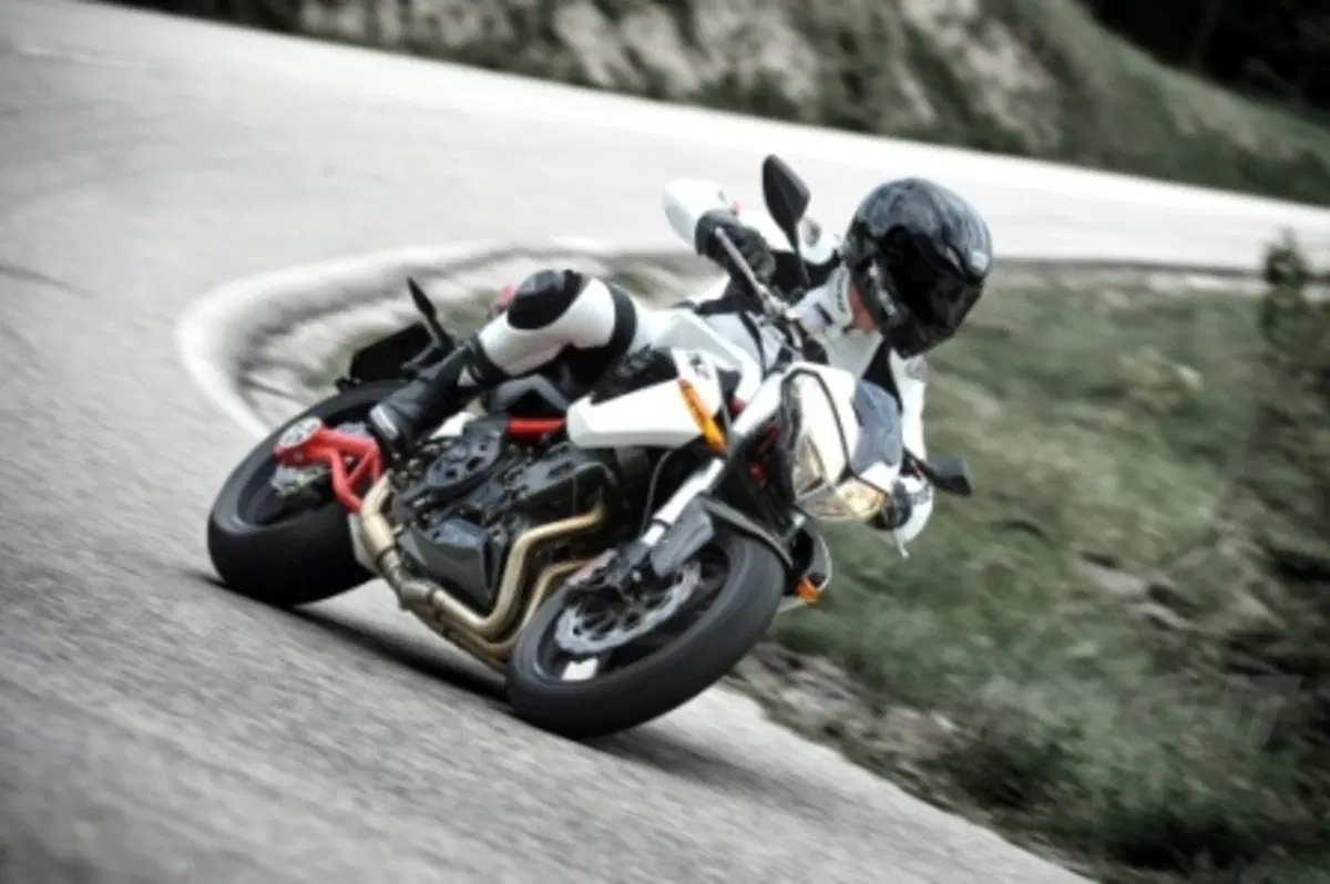 Nuova Benelli TNT R160 (5)