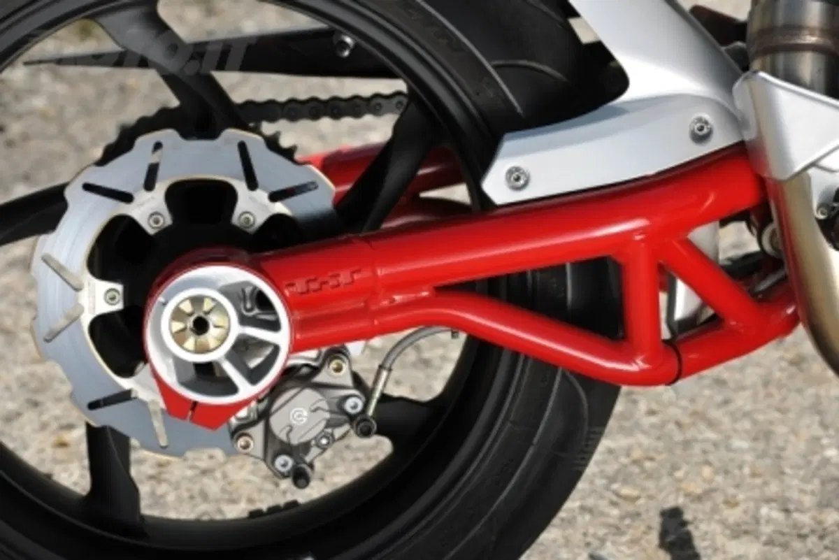 Nuova Benelli TNT R160 (7)