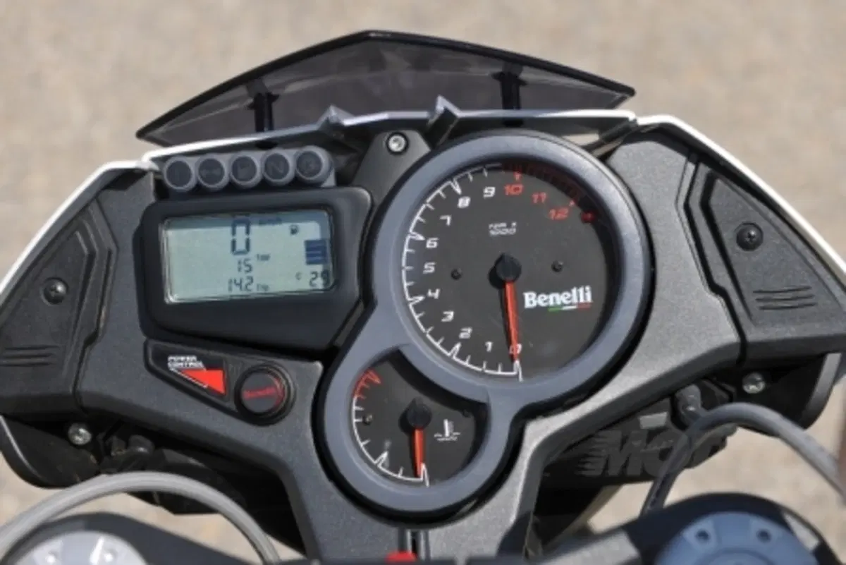 Nuova Benelli TNT R160 (9)