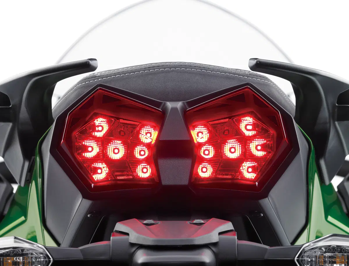 EICMA 2017: Kawasaki Ninja H2 SX ed SX SE, foto, dati e prezzi (27)