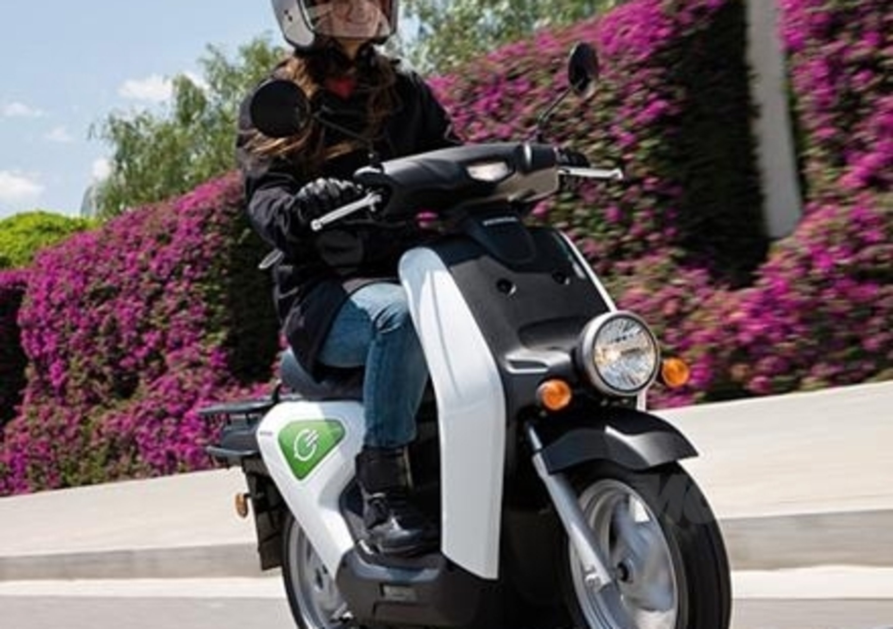 Al via il Programma Sperimentale per lo scooter elettrico Honda EV-neo