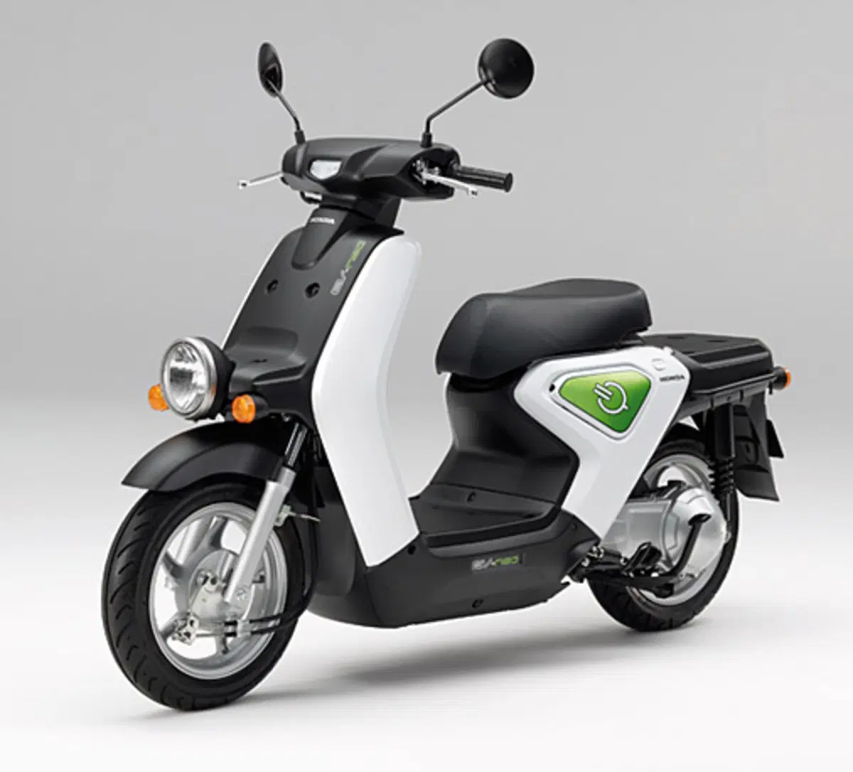 Al via il Programma Sperimentale per lo scooter elettrico Honda EV-neo