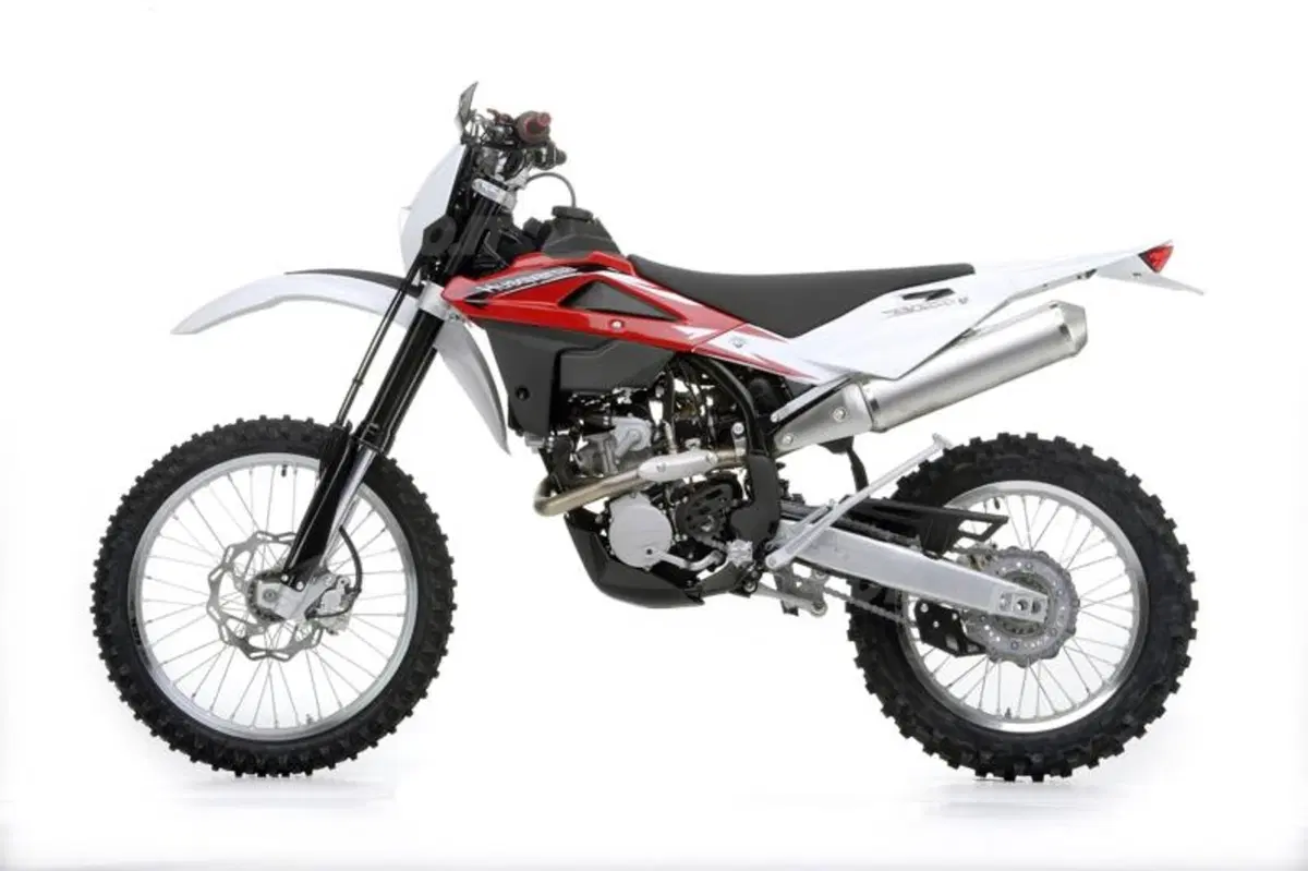 La gamma enduro Husqvarna 2012 (2)