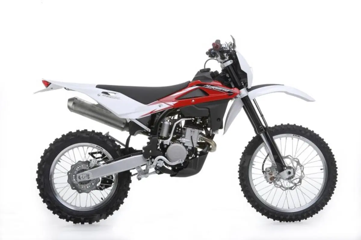 La gamma enduro Husqvarna 2012 (3)