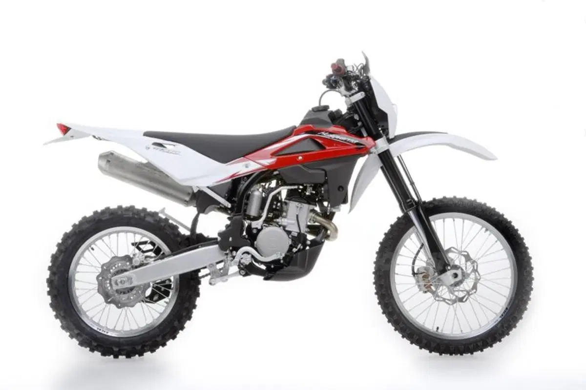 La gamma enduro Husqvarna 2012 (7)