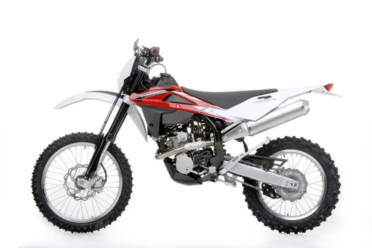 La gamma enduro Husqvarna 2012 (8)