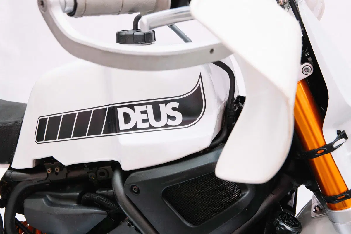 Deus (Yamaha XSR 700) Swank Rally 700. In gara al 'Sardegna' (2)