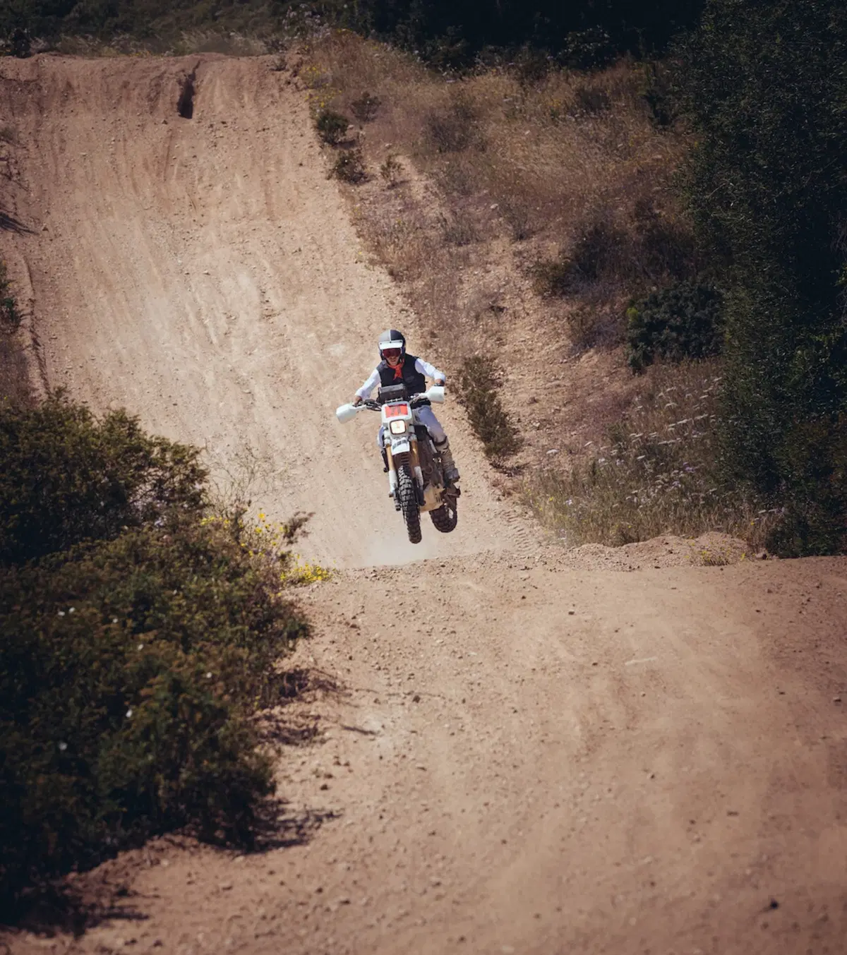 Deus (Yamaha XSR 700) Swank Rally 700. In gara al 'Sardegna' (12)