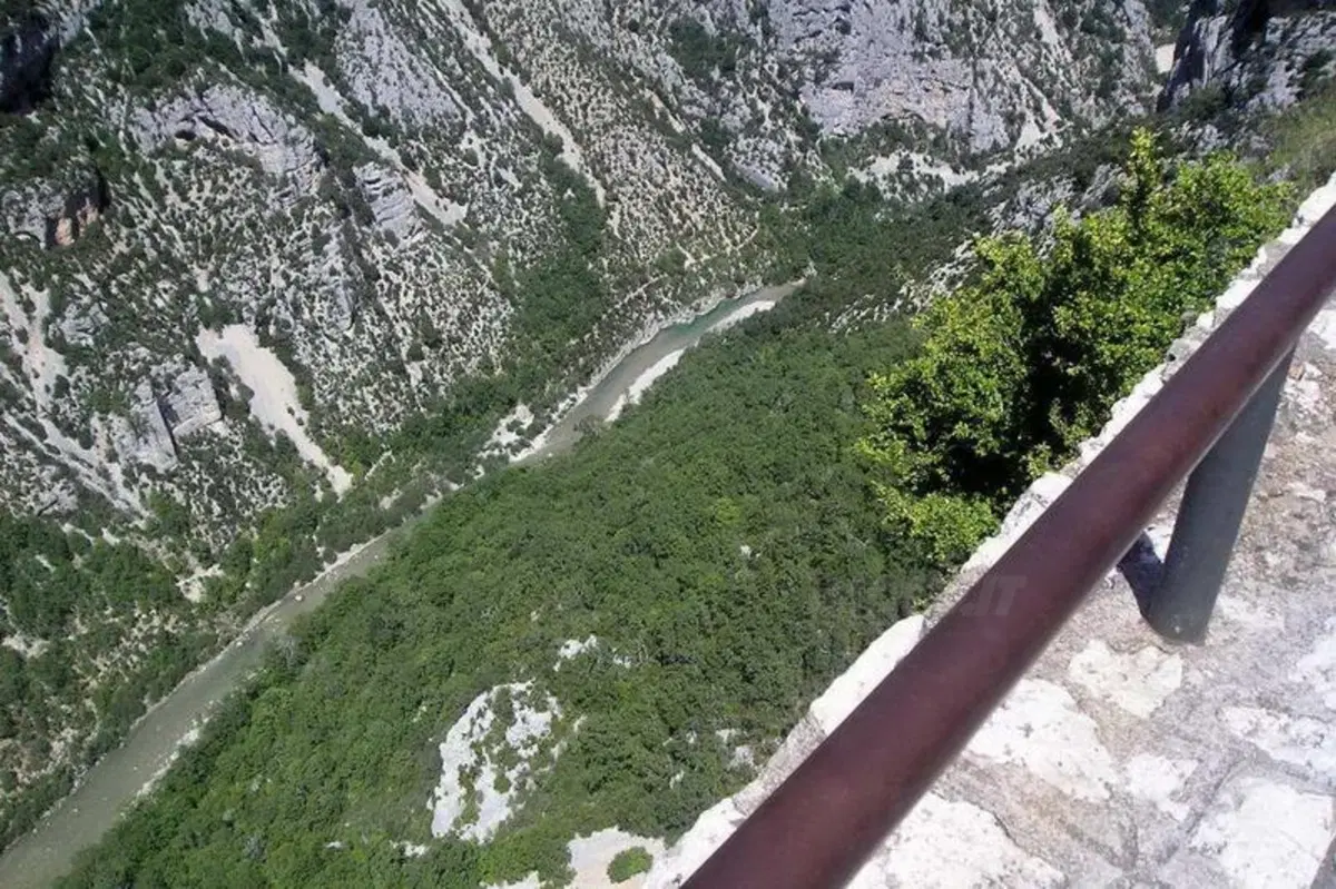 Tra colli e gorges francesi (17)