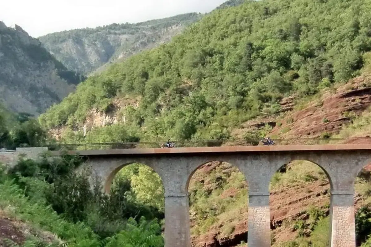 Tra colli e gorges francesi (22)