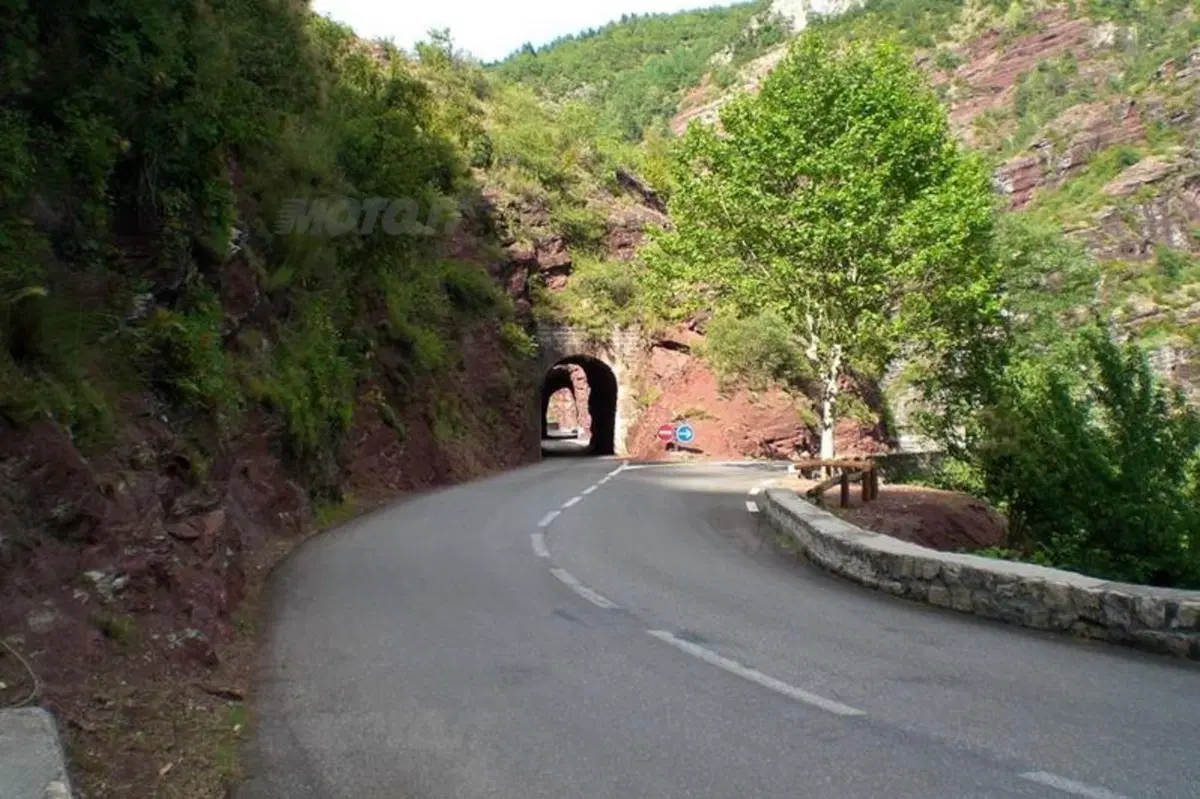 Tra colli e gorges francesi (27)