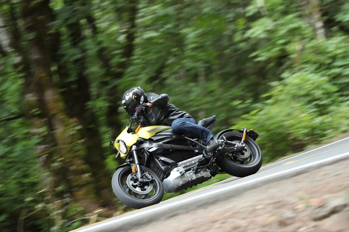 Harley-Davidson LiveWire: TEST, come va la prima elettrica di Milwaukee (4)