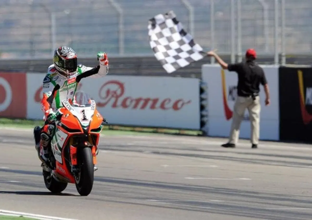 Max Biaggi all'EICMA per incontrare i suoi fan