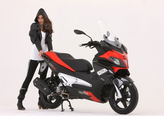 Aprilia SR MAX 125 e 300