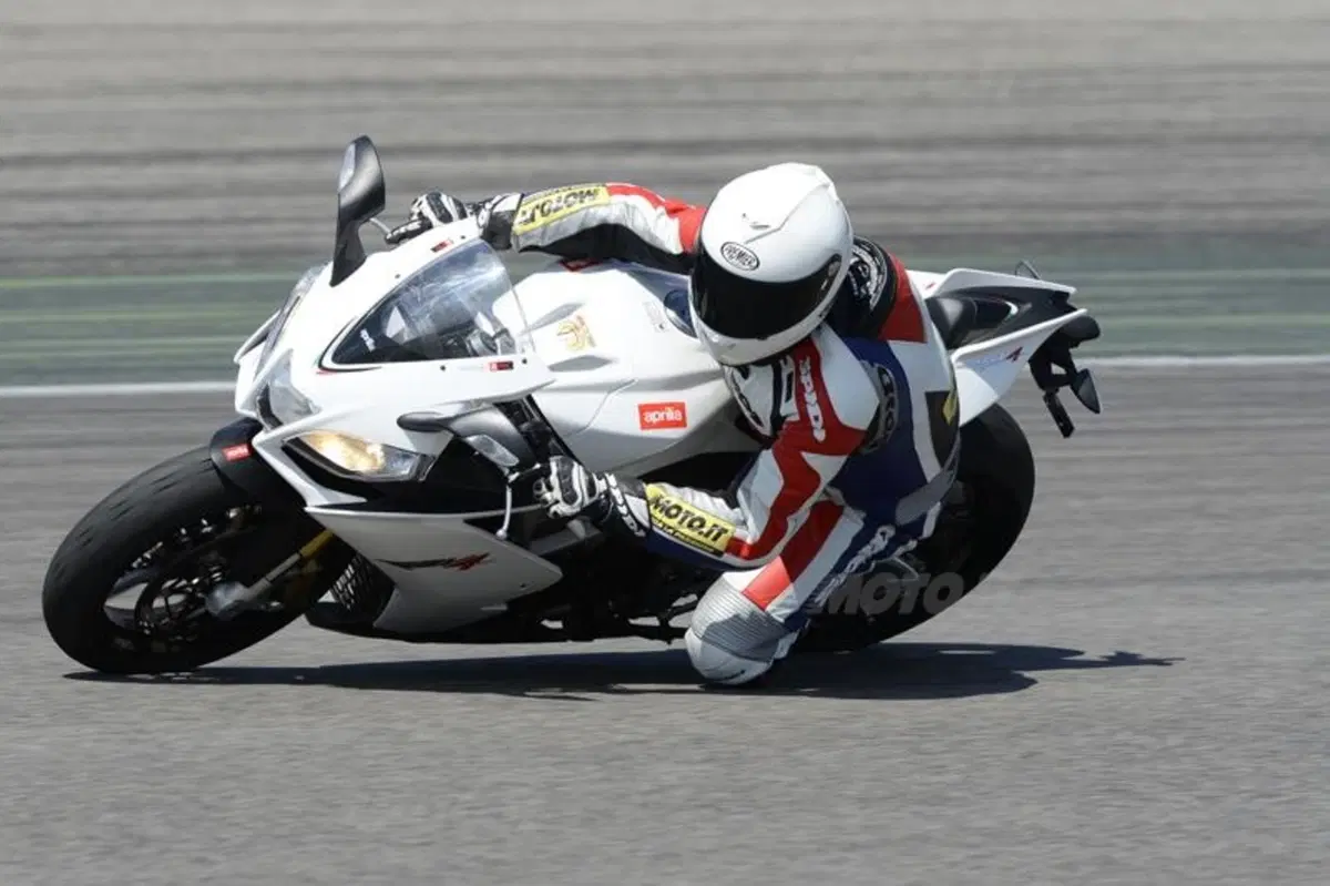 Aprilia RSV4 R APRC 