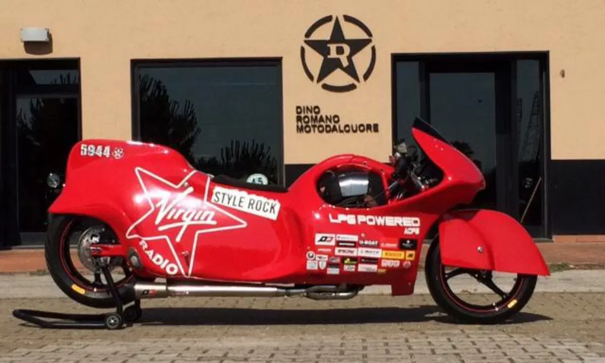 Christine, la moto (a GPL) di Dino Romano per il nuovo record a Bonneville (9)