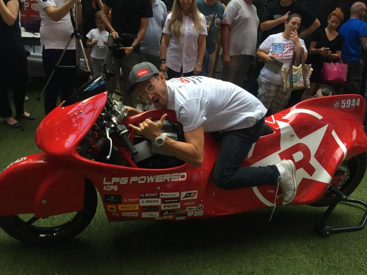 Christine, la moto (a GPL) di Dino Romano per il nuovo record a Bonneville (12)