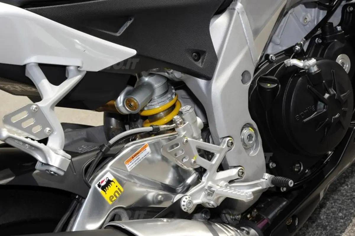 Aprilia RSV4 R APRC  (13)
