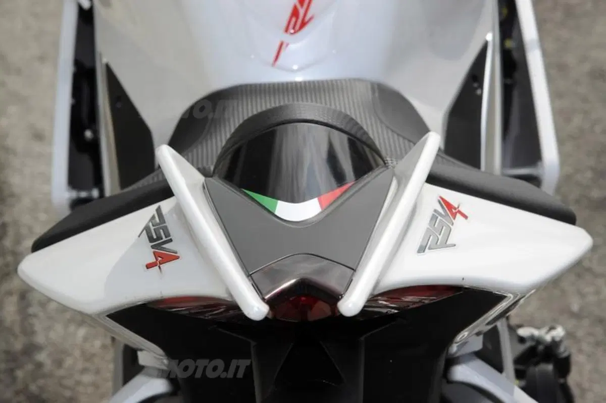 Aprilia RSV4 R APRC  (15)