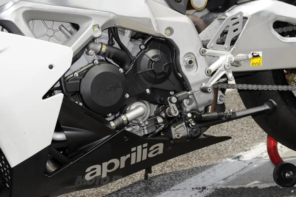 Aprilia RSV4 R APRC  (19)