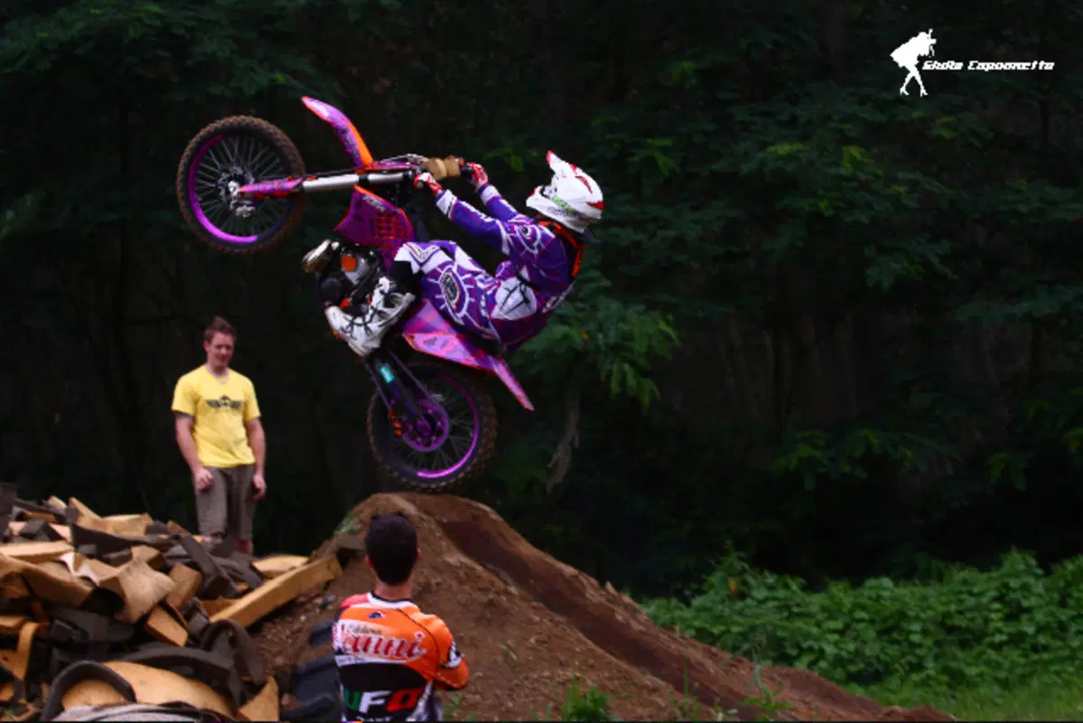 Don Guido. Il primo prete a fare Back Flip! (5)
