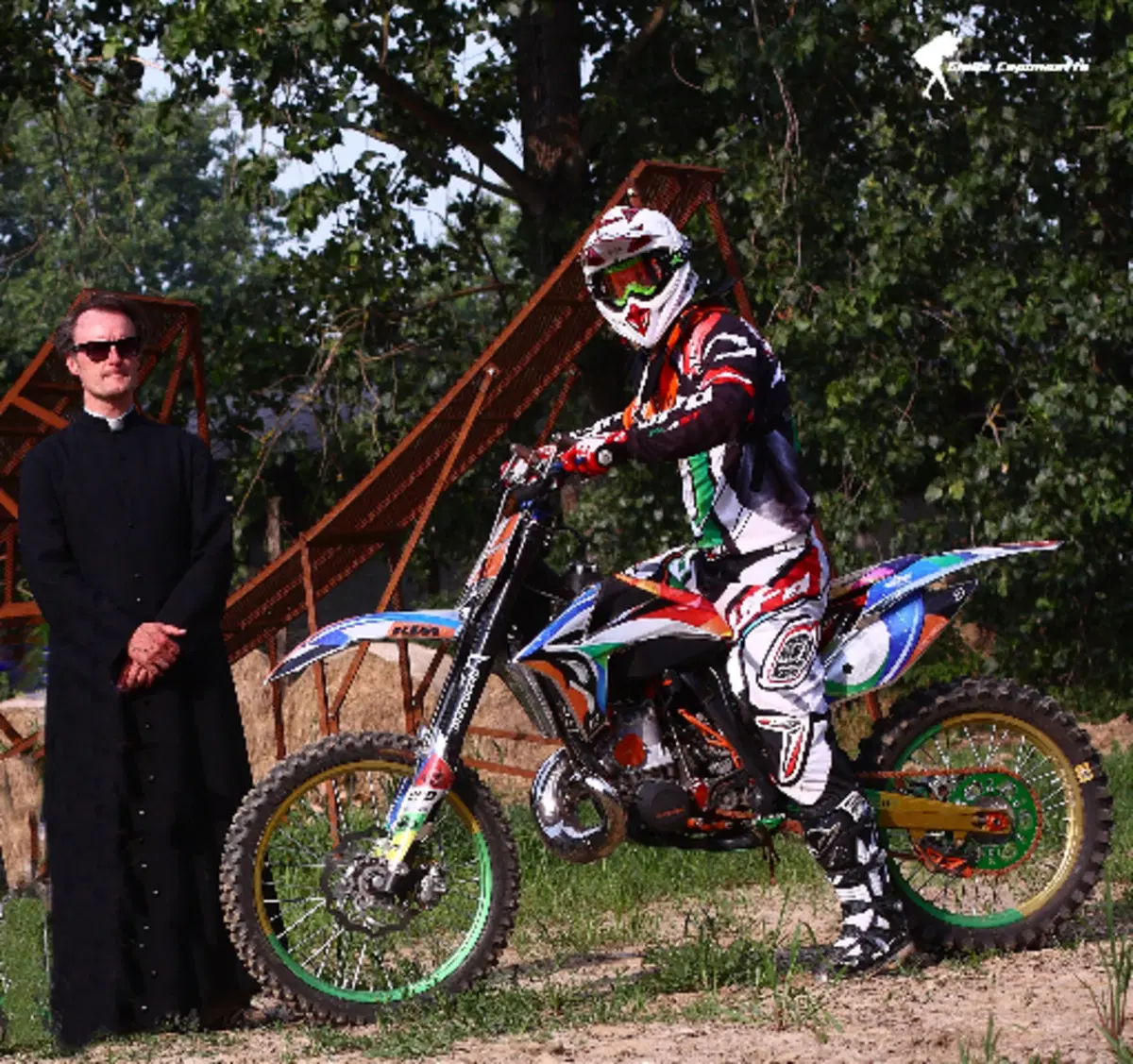 Don Guido. Il primo prete a fare Back Flip! (7)