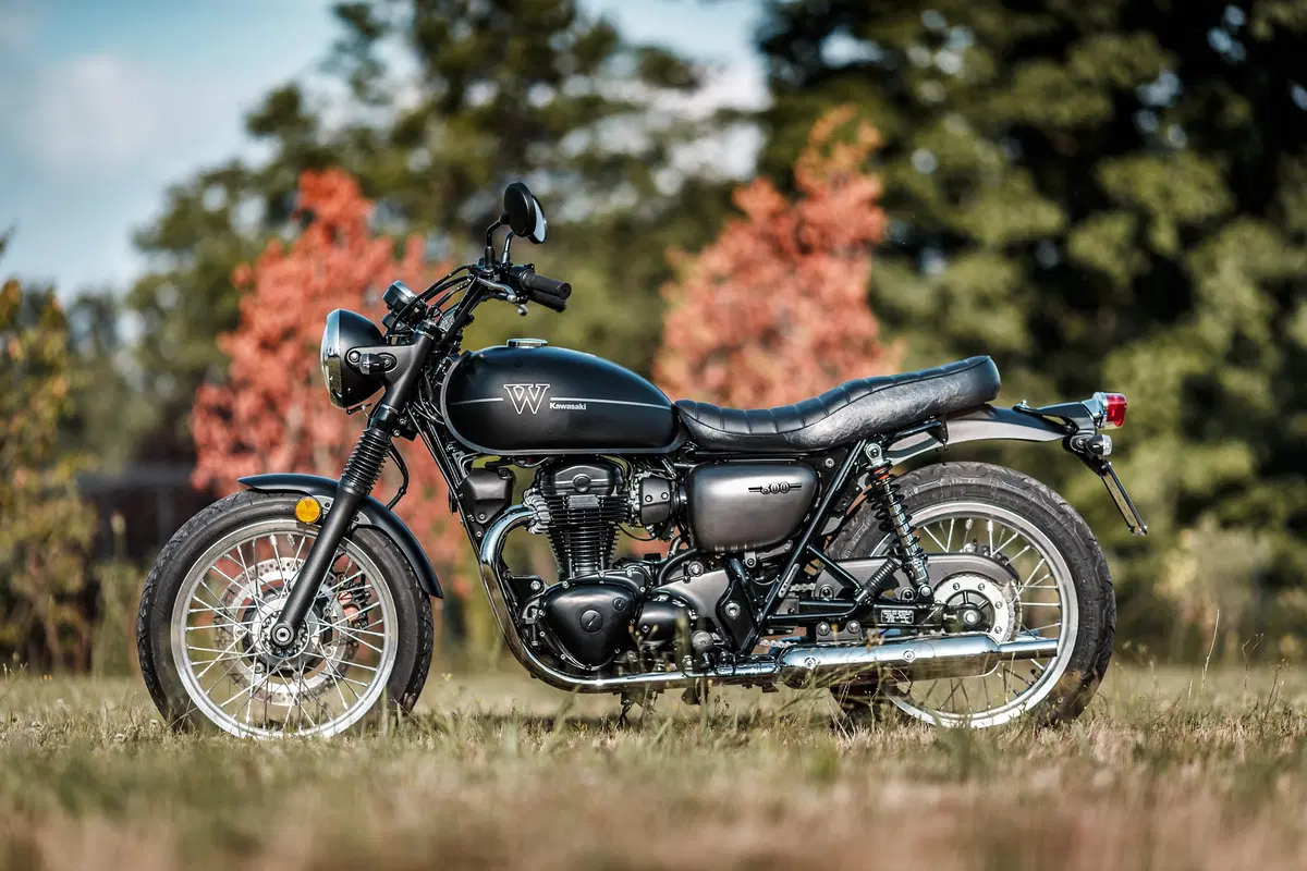 Kawasaki W800 Street e W800 Cafe. La classica si sdoppia. TEST