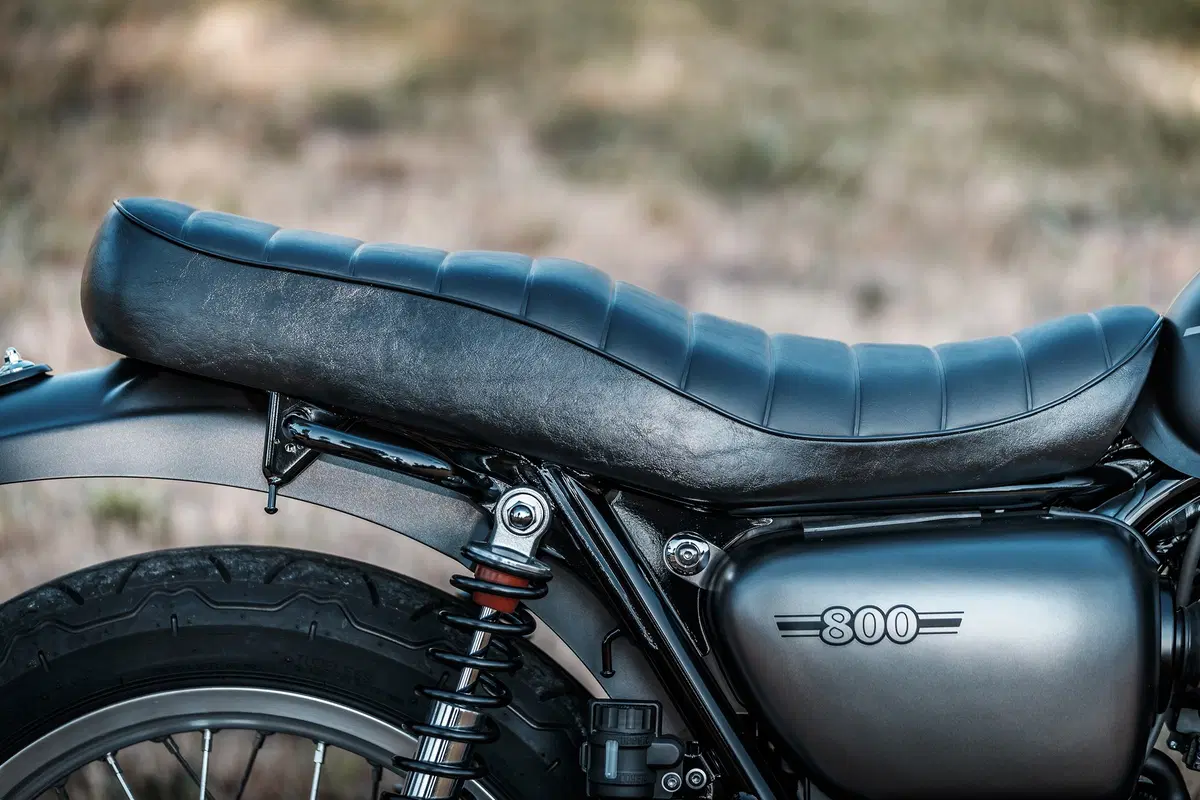 Kawasaki W800 Street e W800 Cafe. La classica si sdoppia. TEST (6)